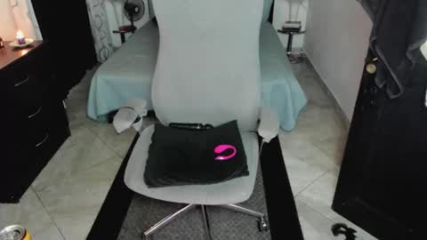 Snapshot of violetacrow chatting on 03-31-26, 02:35 Violeta online show from 03-31-26, 02:35