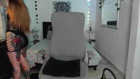 Snapshot of violetacrow chatting on 04-16-26, 04:46 Violeta online show from 04-16-26, 04:46