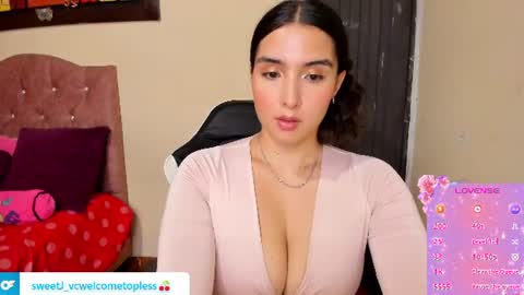 Snapshot of violetalee chatting on 07-17-26, 06:02 Jimena online show from 07-17-26, 06:02
