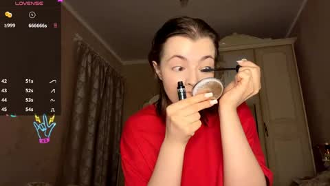 Snapshot of violetamelia chatting on 05-20-26, 05:52 Eva online show from 05-20-26, 05:52