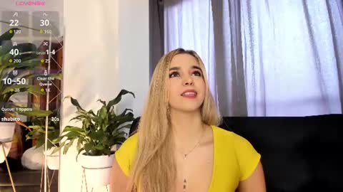Snapshot of violetarainn chatting on 06-17-26, 04:30 Violeta online show from 06-17-26, 04:30