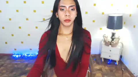 Snapshot of violeterection chatting on 12-19-24, 10:34 JUVY online show from 12-19-24, 10:34