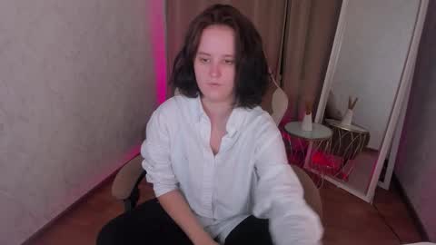 Snapshot of violetferguson chatting on 11-05-25, 04:29 Violet online show from 11-05-25, 04:29