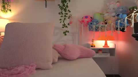 Snapshot of violeth___ chatting on 07-06-26, 12:13 violeth___ online show from 07-06-26, 12:13