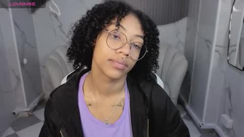 violeth_b online show from 01-19-26, 12:42