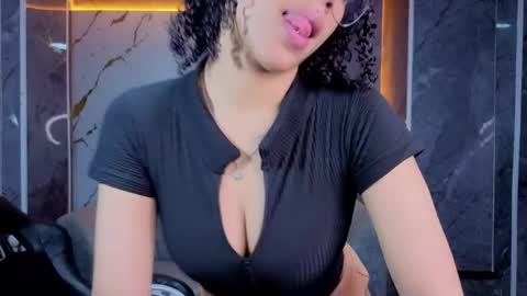 Snapshot of violeth_b chatting on 04-22-26, 01:12 violeth_b online show from 04-22-26, 01:12