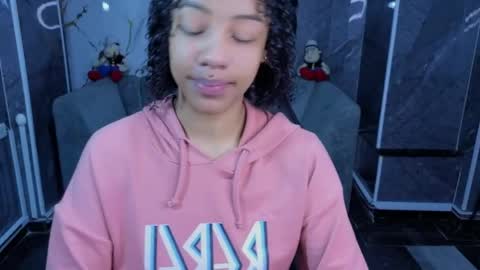 Snapshot of violeth_b chatting on 05-19-26, 12:44 violeth_b online show from 05-19-26, 12:44