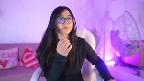 Snapshot of violetjonesx chatting on 06-30-26, 11:44 violetjonesx online show from 06-30-26, 11:44