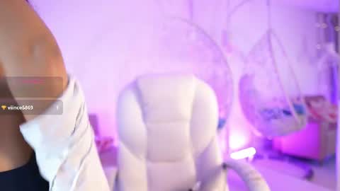 Snapshot of violetjonesx chatting on 07-02-26, 11:38 violetjonesx online show from 07-02-26, 11:38
