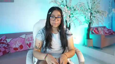 Snapshot of violetjonesx chatting on 07-04-26, 11:38 violetjonesx online show from 07-04-26, 11:38