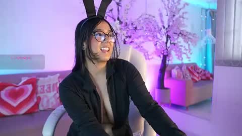 Snapshot of violetjonesx chatting on 07-06-26, 11:40 violetjonesx online show from 07-06-26, 11:40