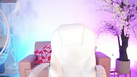 Snapshot of violetjonesx chatting on 07-09-26, 11:36 violetjonesx online show from 07-09-26, 11:36