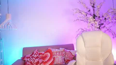 Snapshot of violetjonesx chatting on 07-11-26, 11:35 violetjonesx online show from 07-11-26, 11:35