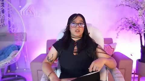 Snapshot of violetjonesx chatting on 07-18-26, 11:36 violetjonesx online show from 07-18-26, 11:36
