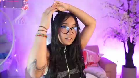 Snapshot of violetjonesx chatting on 07-24-26, 11:41 violetjonesx online show from 07-24-26, 11:41