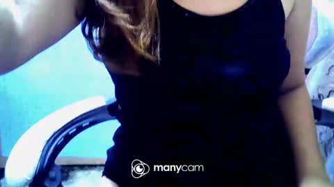 Livia help get 100 likes online show from 10-15-25, 06:08