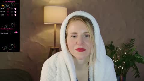 Snapshot of violetplath chatting on 03-09-25, 11:14 Violet next stream December 6 online show from 03-09-25, 11:14