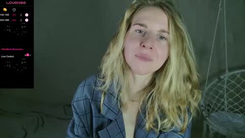 Snapshot of violetplath chatting on 10-17-25, 09:28 Violet next stream December 6 online show from 10-17-25, 09:28