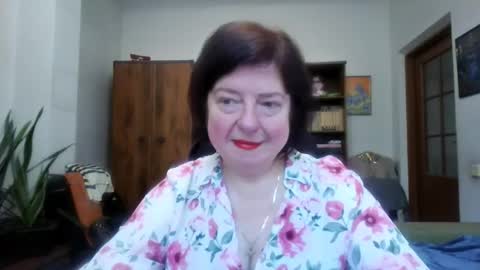 Snapshot of violetpulse chatting on 02-14-26, 12:13 violetpulse online show from 02-14-26, 12:13