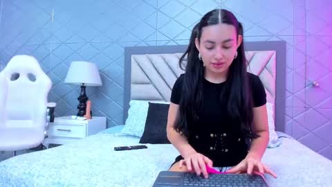 Violet Rousse online show from 02-03-25, 12:47