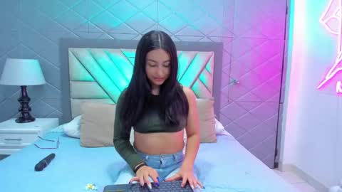 Violet Rousse online show from 09-23-25, 04:54