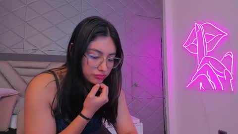 Violet Rousse online show from 04-20-26, 07:04