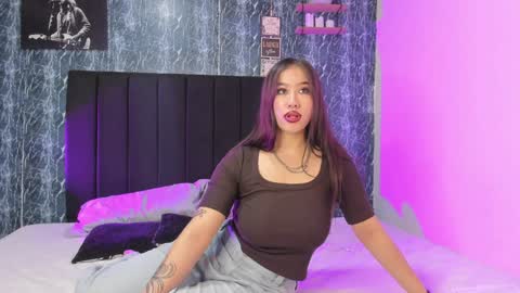 Snapshot of violetsalvatore chatting on 02-06-25, 05:03 Violet salvatore online show from 02-06-25, 05:03