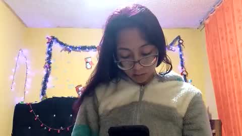 Violet777  online show from 12-19-25, 08:43