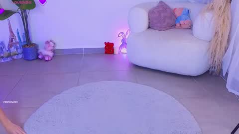 violetssweet online show from 10-13-25, 05:18