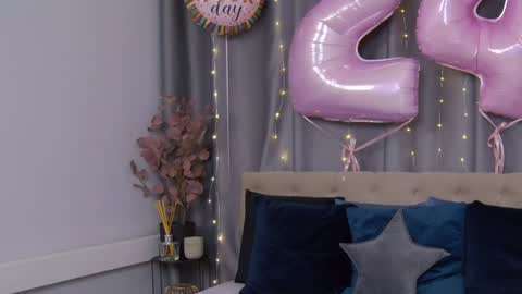 Snapshot of violetswone chatting on 01-17-25, 05:42 VioletSwone online show from 01-17-25, 05:42