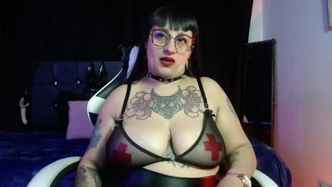 violett_8 online show from 04-11-26, 08:57