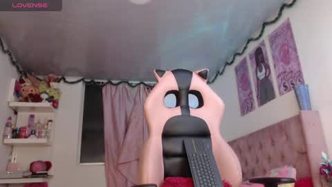 violett_brown9 online show from 06-02-26, 05:42