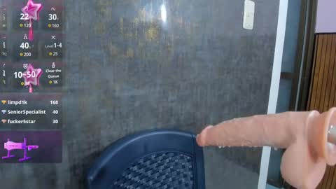 Snapshot of violett_collins_ chatting on 02-14-25, 06:45 Violett online show from 02-14-25, 06:45