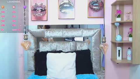 Snapshot of violett_froz chatting on 01-19-25, 11:23 Violeta froz online show from 01-19-25, 11:23