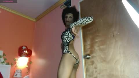 V I O L E T T E  online show from 02-26-26, 09:47