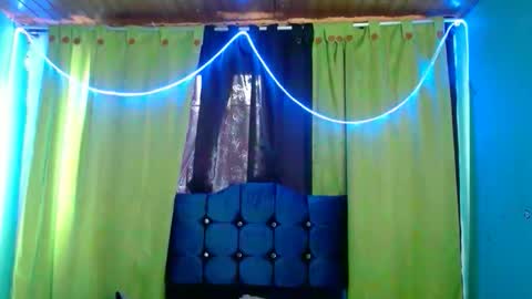 violetta_dreams online show from 12-20-25, 04:36