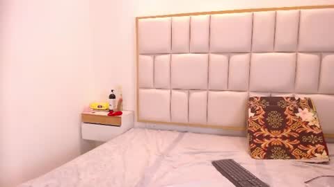 Snapshot of violetta_foxx1 chatting on 07-16-26, 01:44 violeta online show from 07-16-26, 01:44