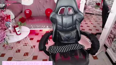 Snapshot of violetta_jhonson_v chatting on 02-14-25, 10:38 Violetta online show from 02-14-25, 10:38