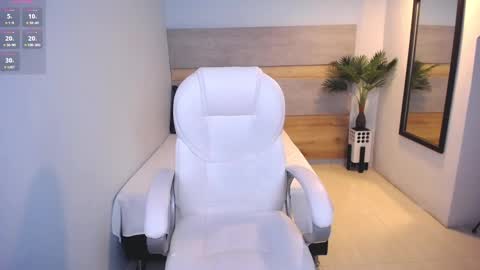 Snapshot of violetta_rainbow chatting on 01-29-25, 07:15 Violetta online show from 01-29-25, 07:15