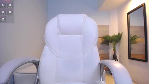 Snapshot of violetta_rainbow chatting on 02-26-25, 10:36 Violetta online show from 02-26-25, 10:36