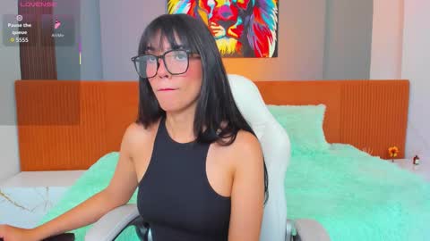 Snapshot of violetta_skinny chatting on 11-09-25, 10:13 violetta online show from 11-09-25, 10:13