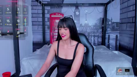 Snapshot of violetta_skinny chatting on 11-13-25, 10:14 violetta online show from 11-13-25, 10:14