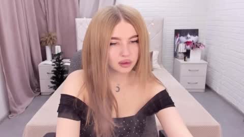 ViolettaOtis online show from 01-04-25, 11:33