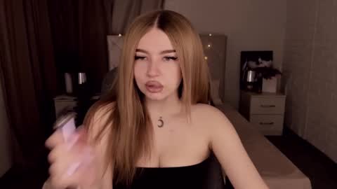 Snapshot of violettaotis chatting on 01-16-25, 11:37 ViolettaOtis online show from 01-16-25, 11:37