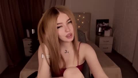 Snapshot of violettaotis chatting on 01-17-25, 02:28 ViolettaOtis online show from 01-17-25, 02:28