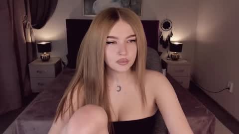 Snapshot of violettaotis chatting on 01-22-25, 11:34 ViolettaOtis online show from 01-22-25, 11:34