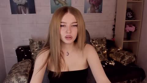 Snapshot of violettaotis chatting on 01-26-25, 11:28 ViolettaOtis online show from 01-26-25, 11:28