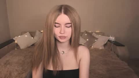 Snapshot of violettaotis chatting on 02-02-25, 11:30 ViolettaOtis online show from 02-02-25, 11:30