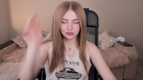 Snapshot of violettaotis chatting on 02-07-25, 11:23 ViolettaOtis online show from 02-07-25, 11:23