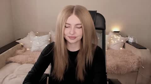 Snapshot of violettaotis chatting on 02-16-25, 10:21 ViolettaOtis online show from 02-16-25, 10:21